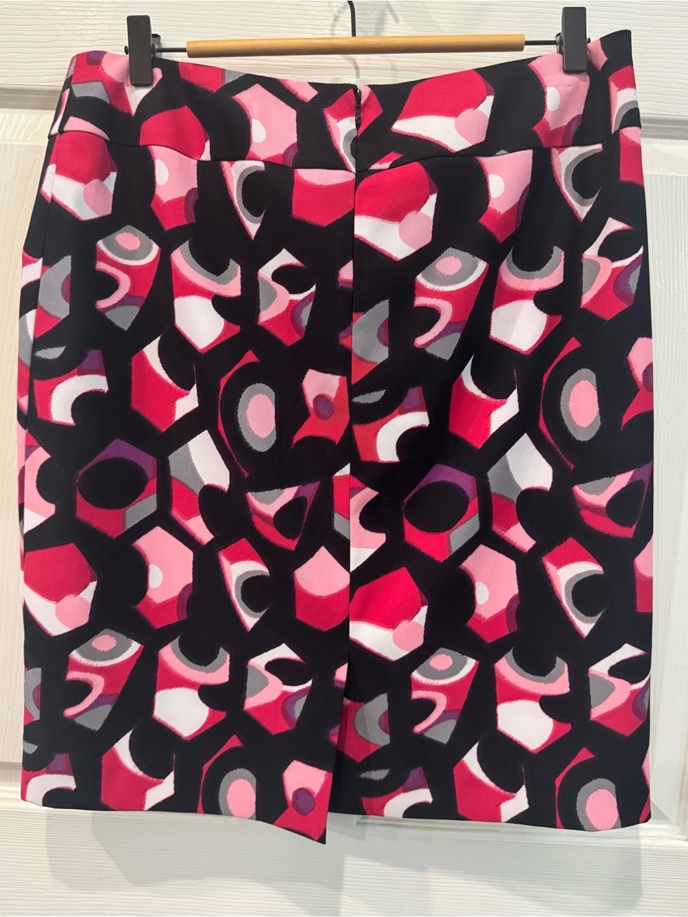 Cato Woman Pink Black Lined Straight Abstract Skirt Women’s Size 12 NWT - Picture 2 of 10